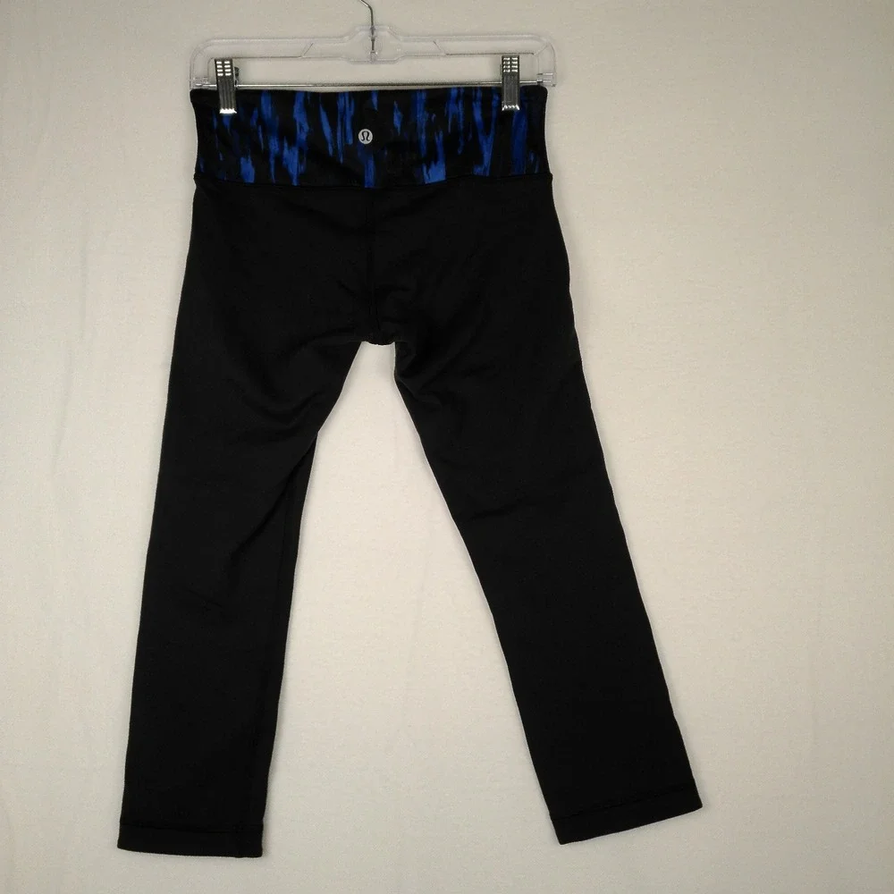 Lululemon Athletica‎ Black Blue Tie Dye Waistband Capris Leggings Women's Size 6